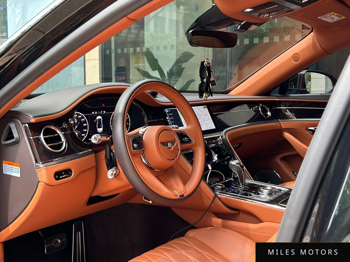 Bentley Flying Spur 2021 — миниатюра 12