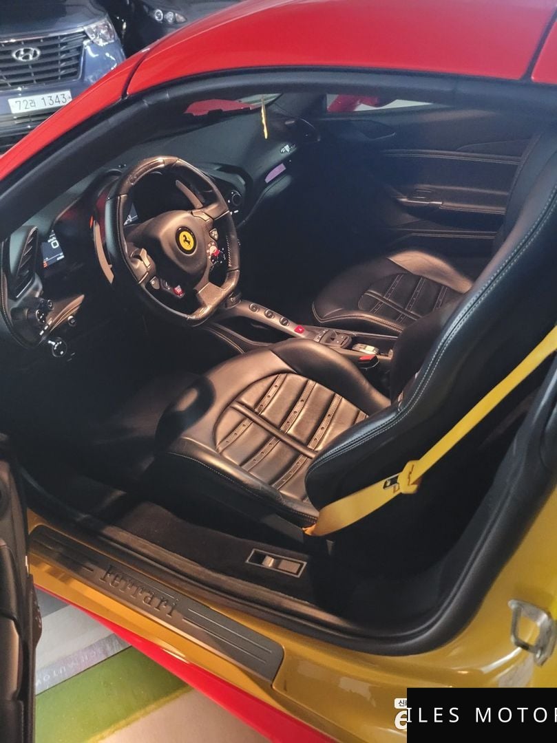 Ferrari 488 2018 — миниатюра 8