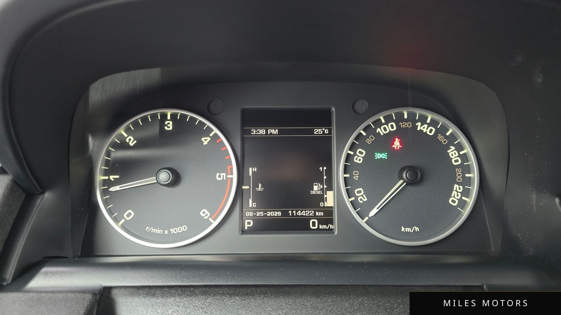 Land Rover Discovery 2015 — миниатюра 8