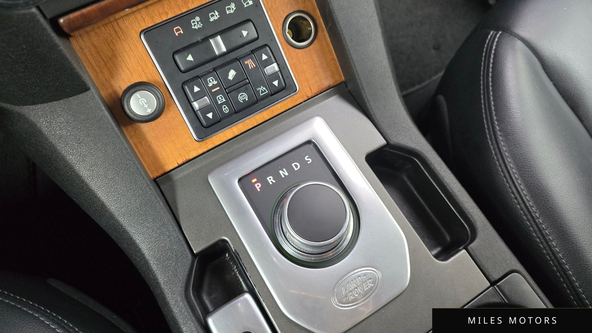 Land Rover Discovery 2015 — миниатюра 9