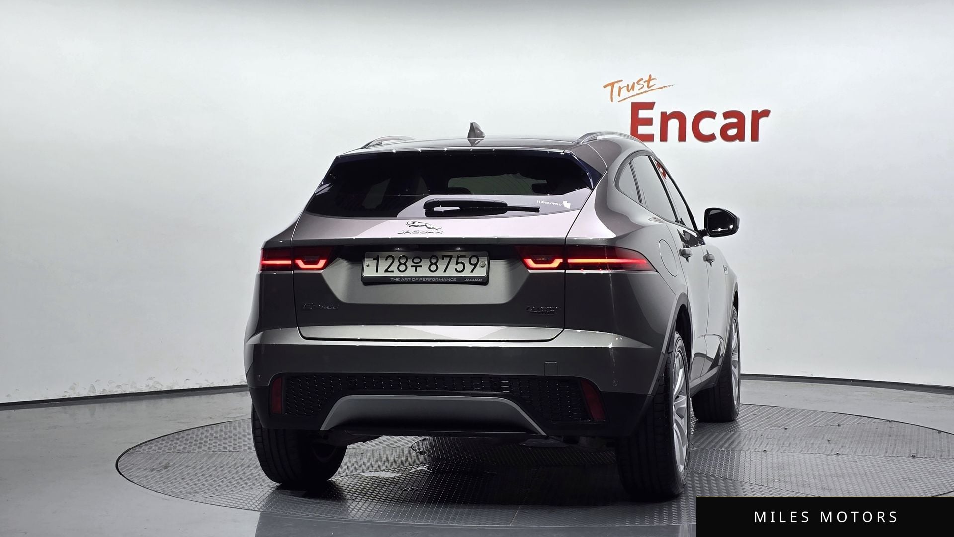 Jaguar E-PACE 2019 — миниатюра 3