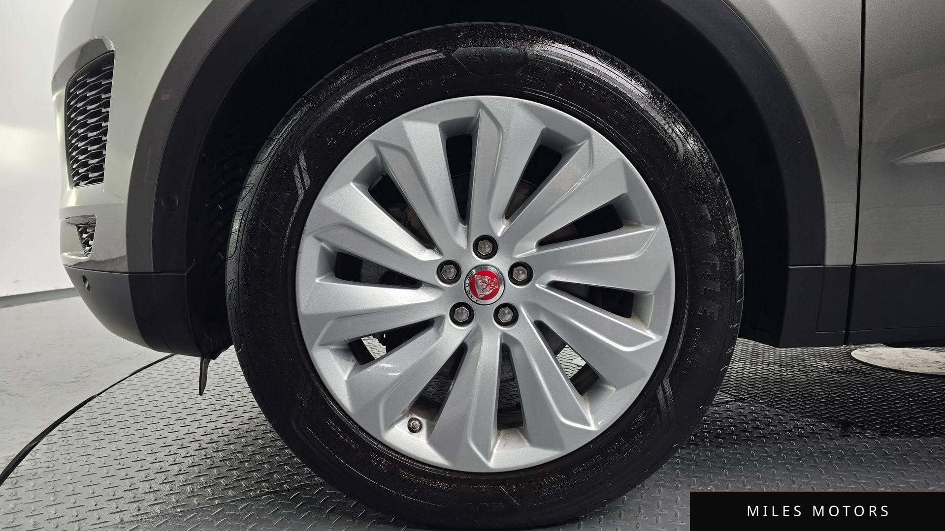Jaguar E-PACE 2019 — миниатюра 4