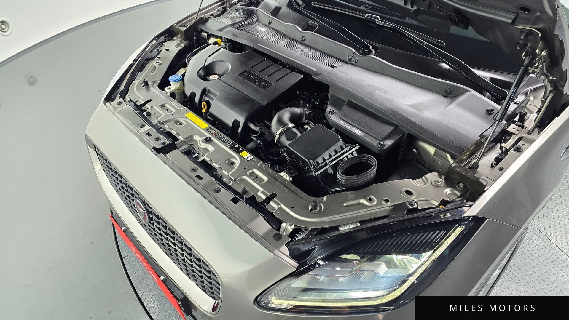 Jaguar E-PACE 2019 — миниатюра 5