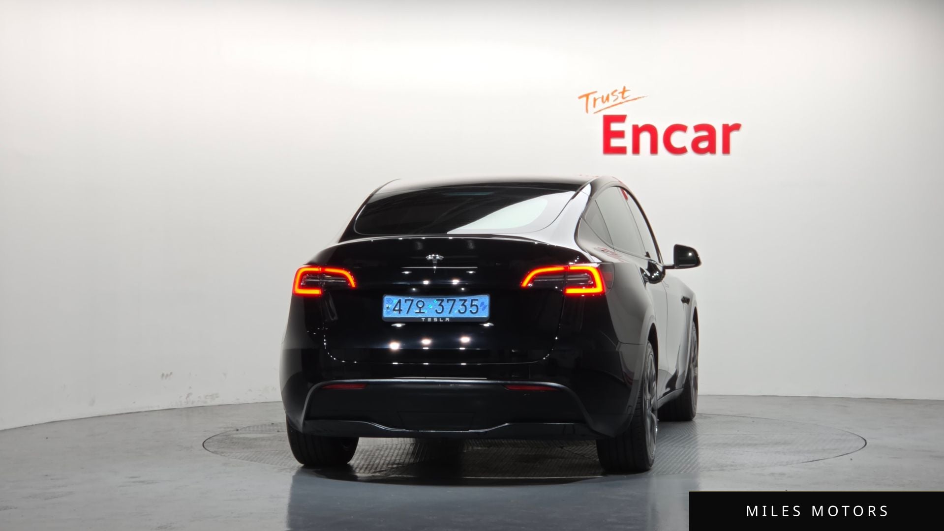 Tesla Model Y 2024 — миниатюра 4