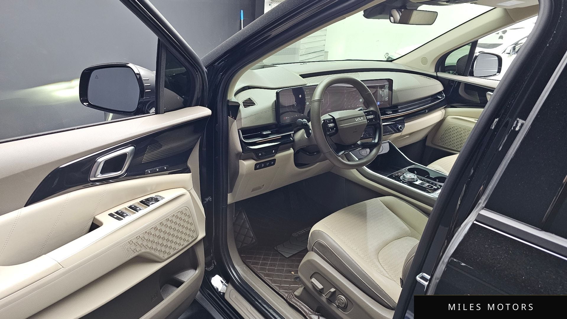 Kia Canival 2025 — миниатюра 12