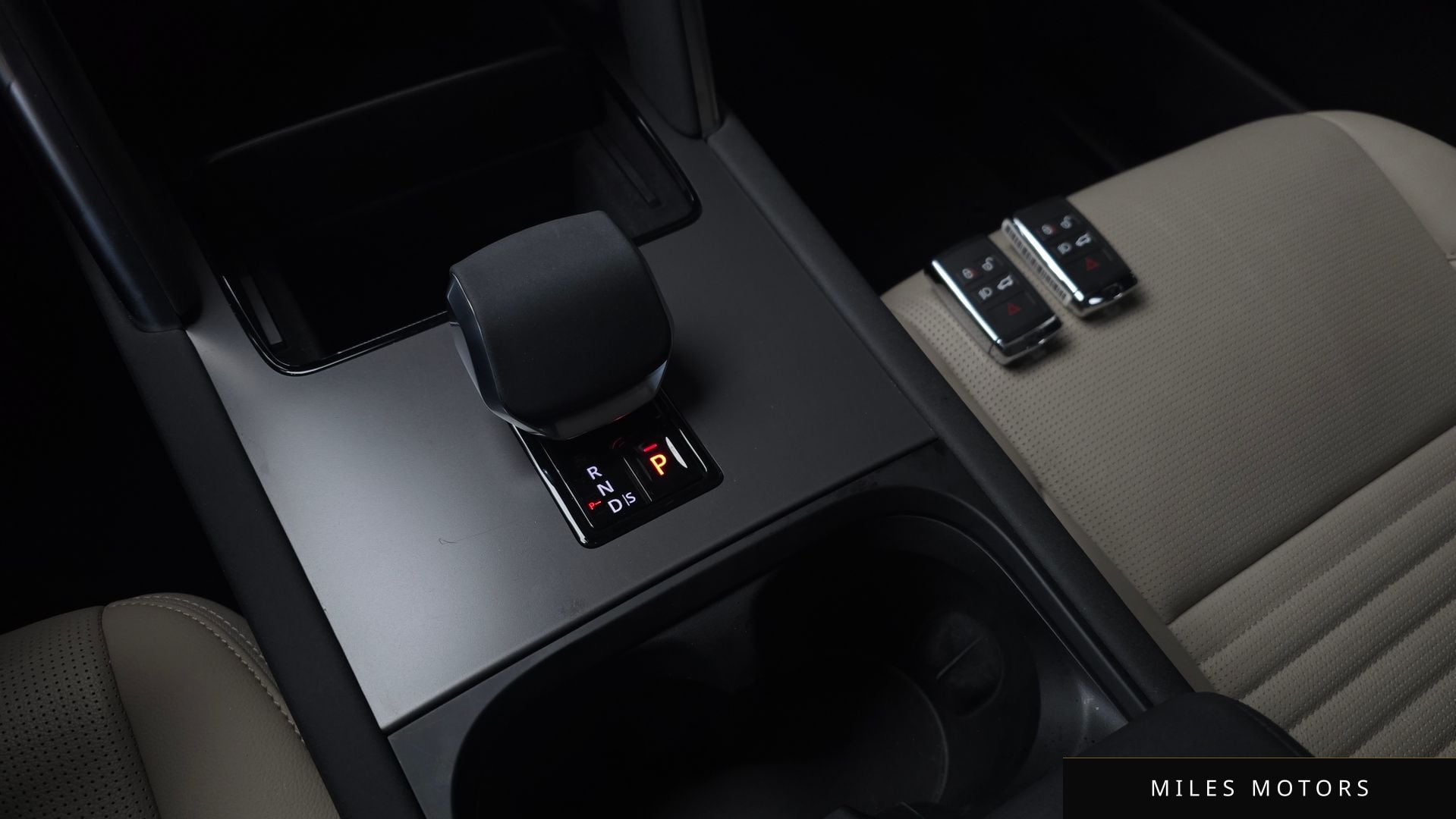 Land Rover Discovery Sport 2024 — миниатюра 12