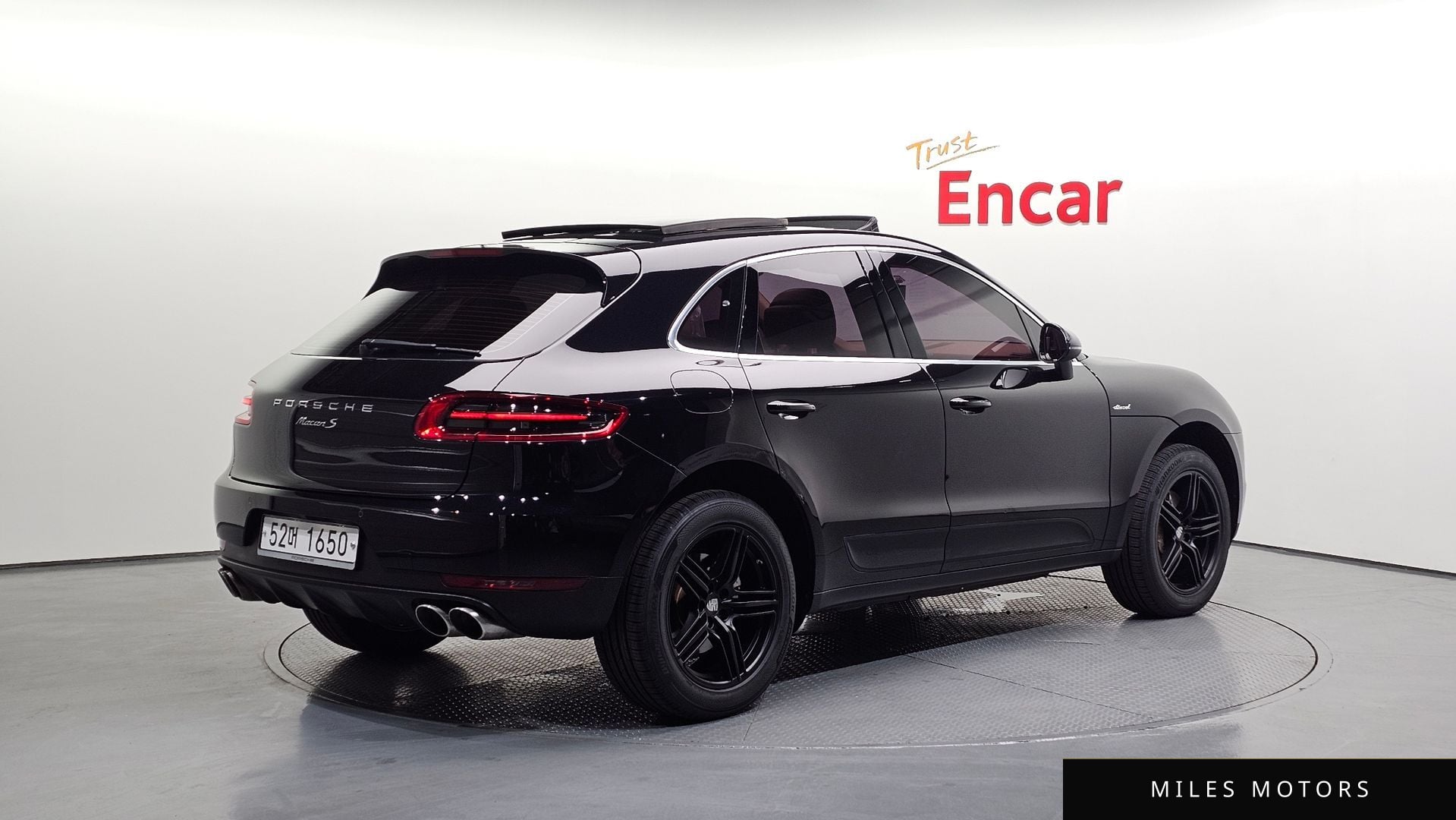 Porsche Macan 2017 — миниатюра 2