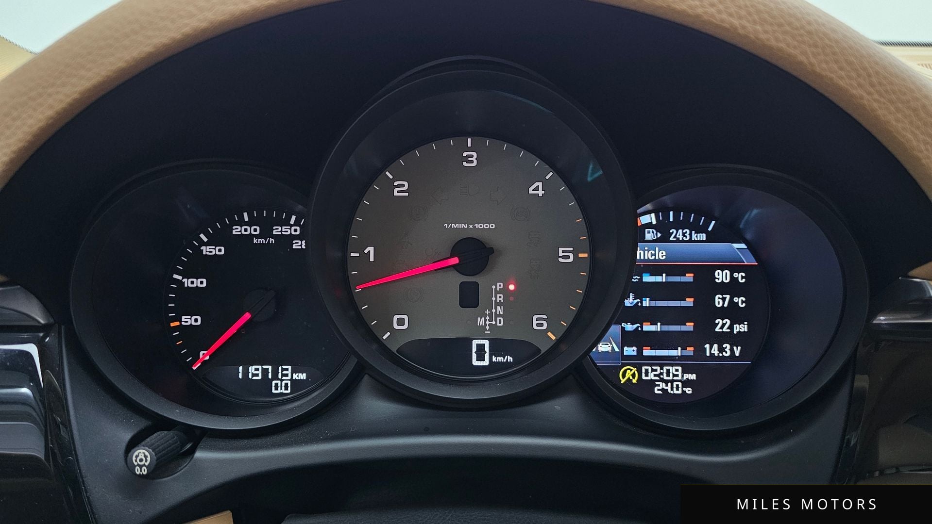 Porsche Macan 2017 — миниатюра 8