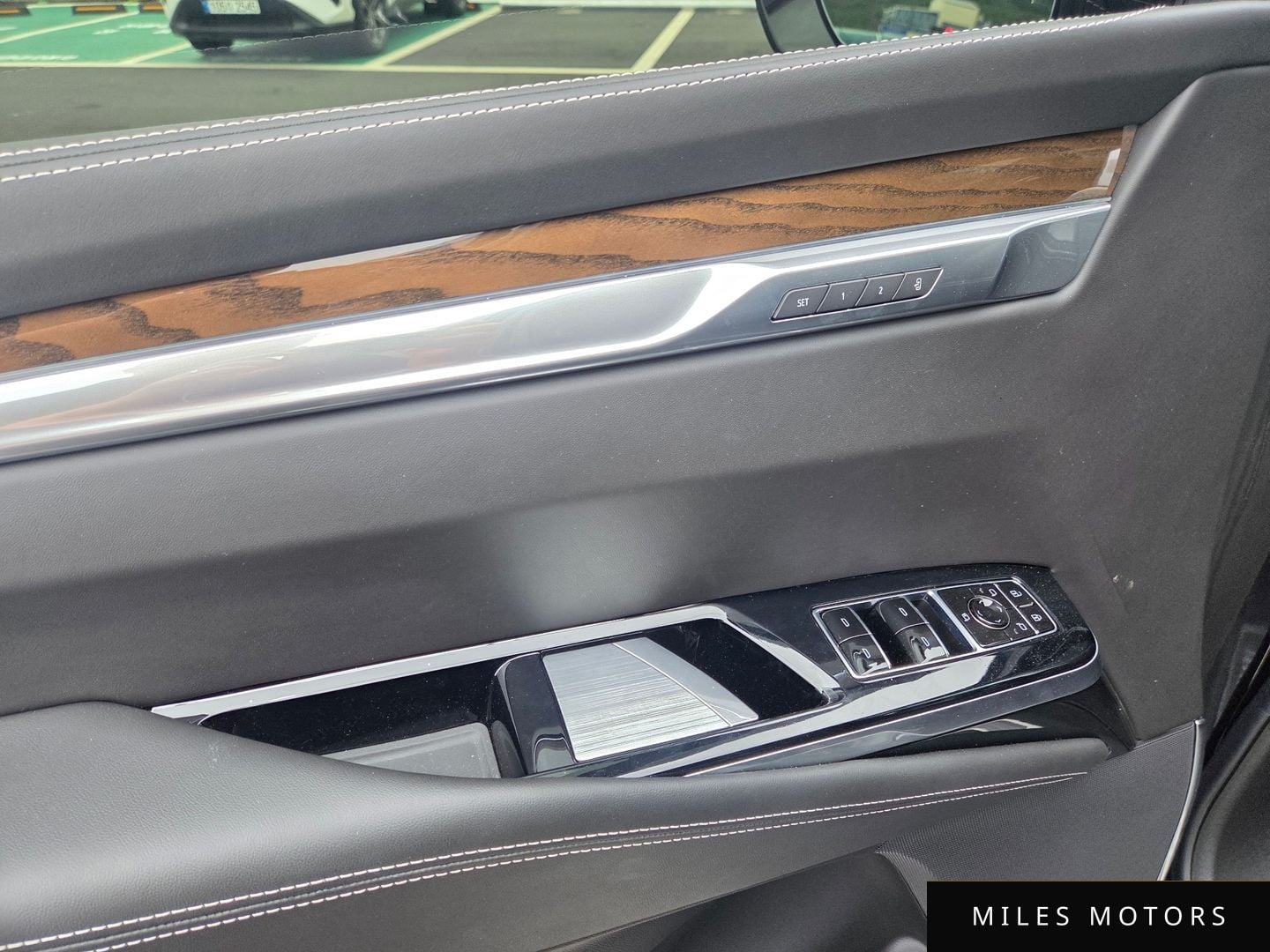 Cadillac Escalade 2025 — миниатюра 3