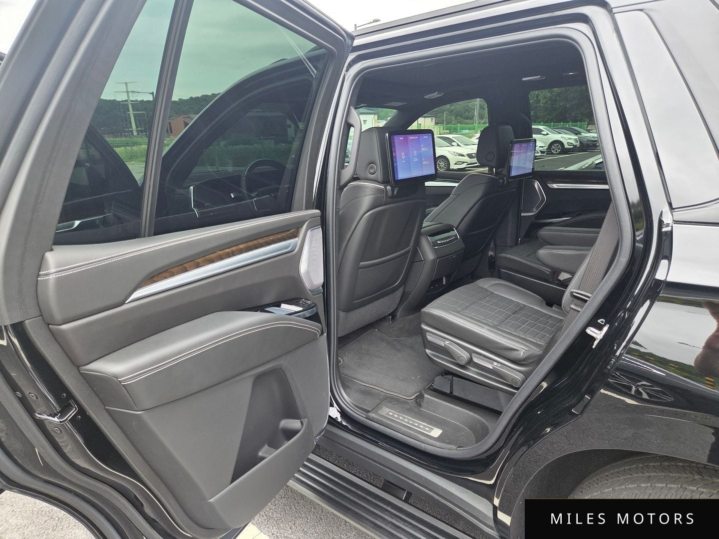 Cadillac Escalade 2025 — миниатюра 11