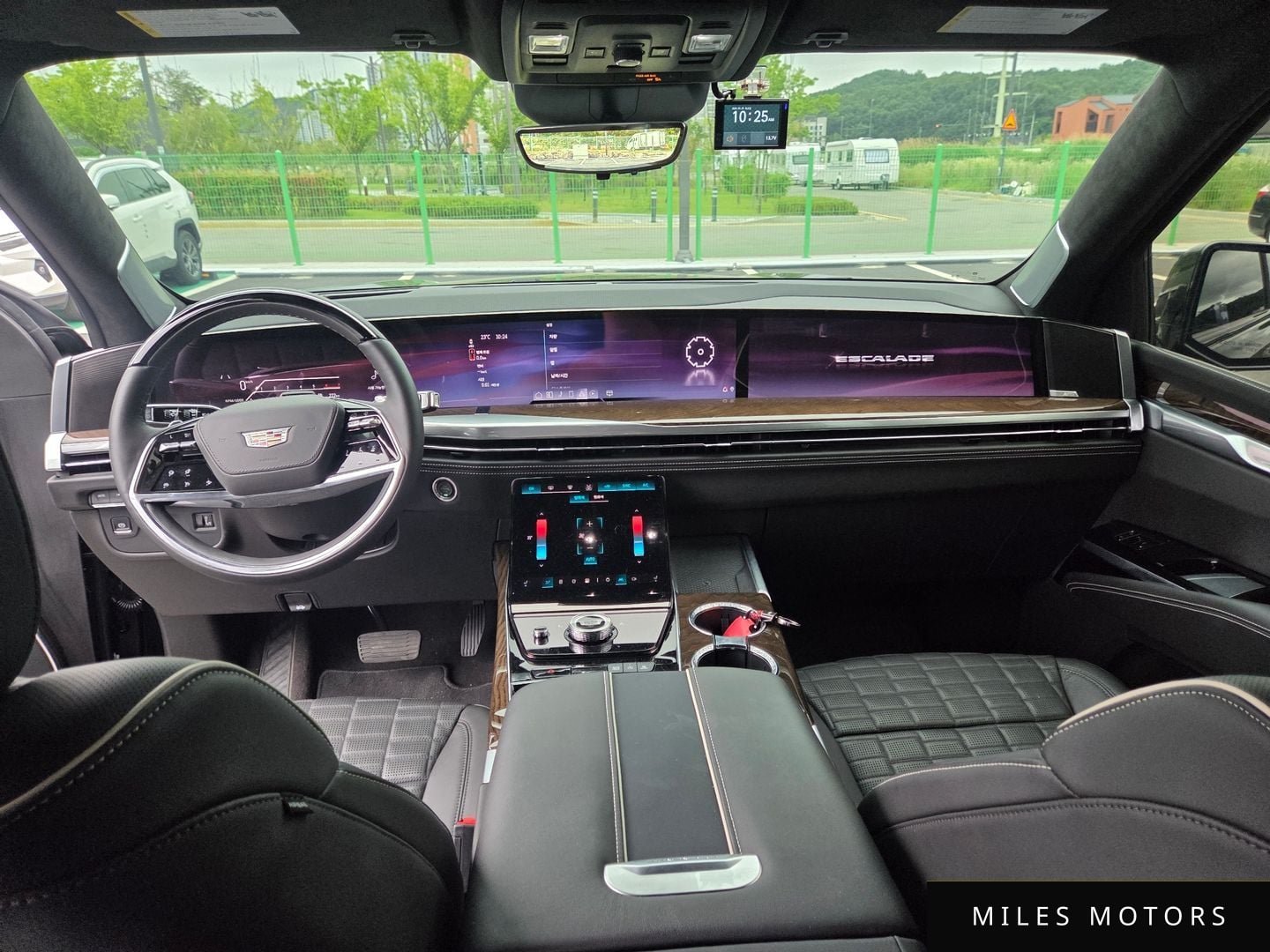 Cadillac Escalade 2025 — миниатюра 12