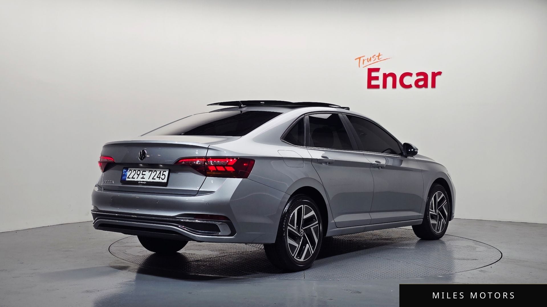 Volkswagen Jetta 2023 — миниатюра 2