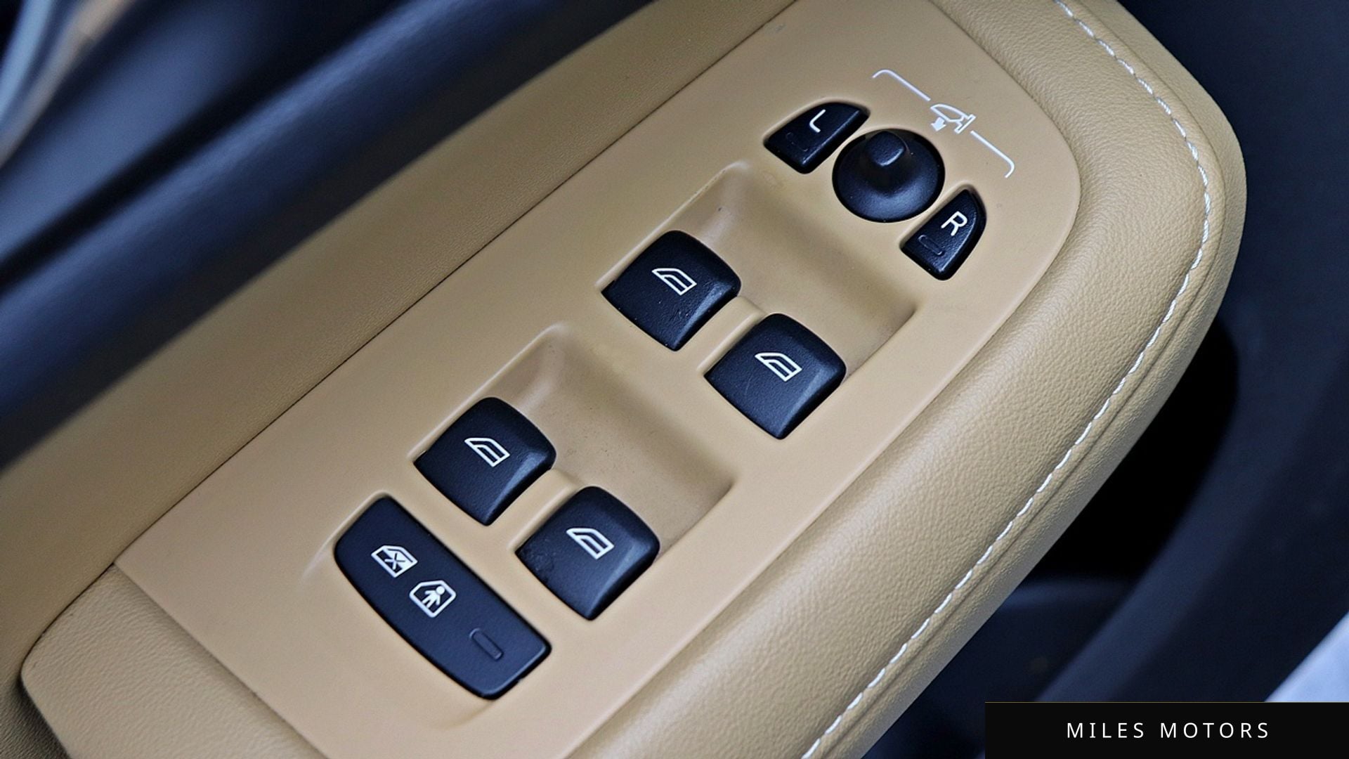 Volvo V60 2021 — миниатюра 11