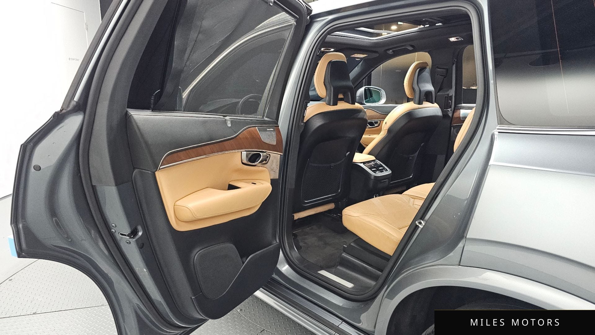 Volvo XC90 2017 — миниатюра 12