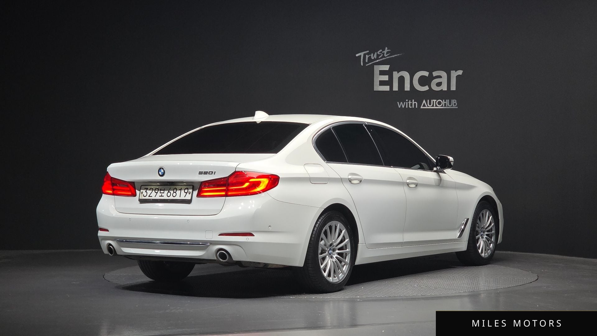 BMW 5 Series (G30) 2020 — миниатюра 2