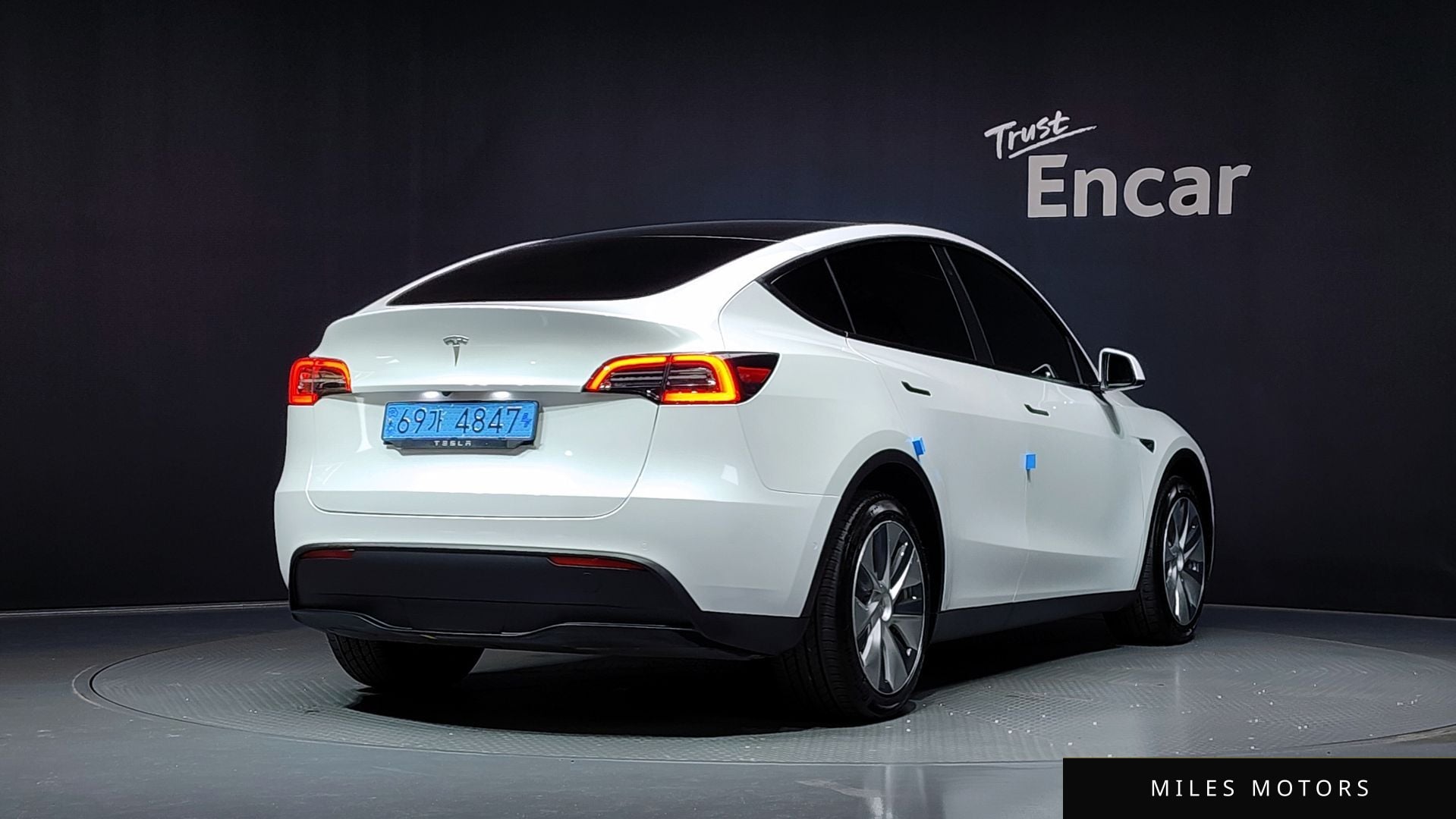 Tesla Model Y 2022 — миниатюра 2