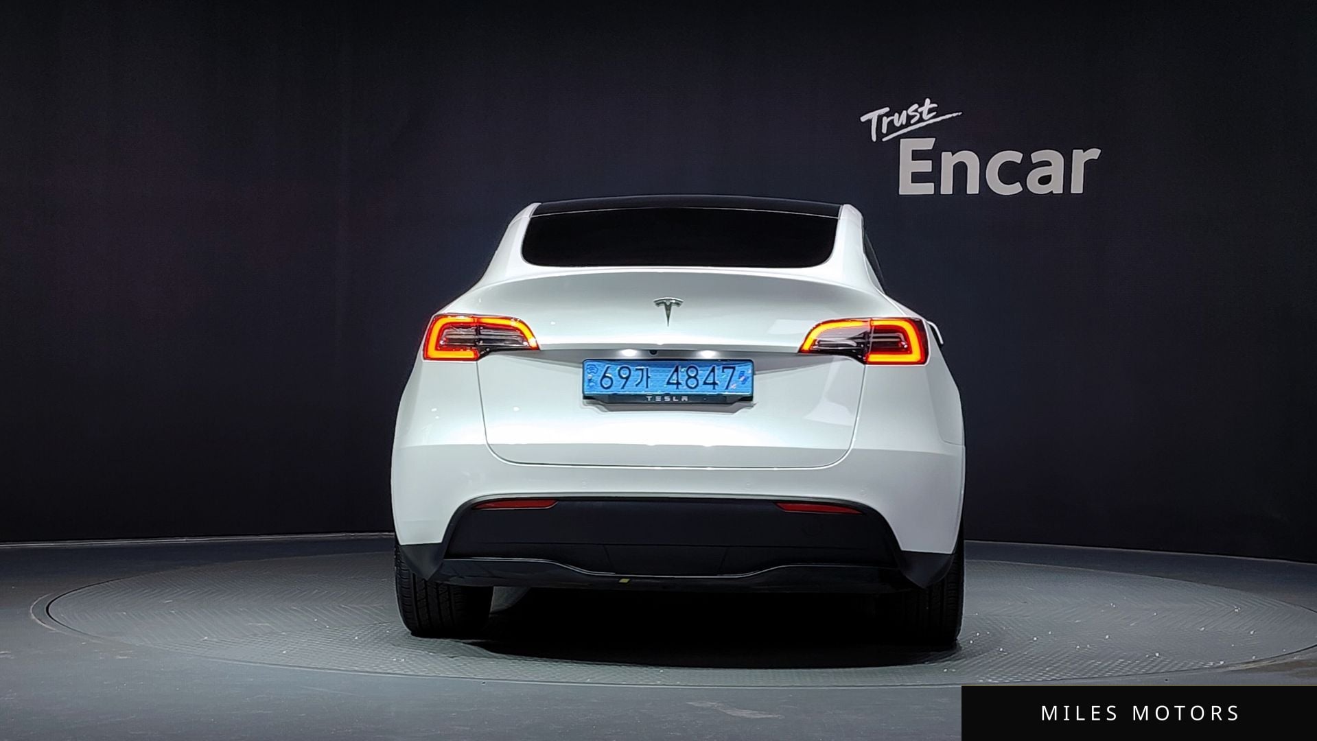 Tesla Model Y 2022 — миниатюра 4