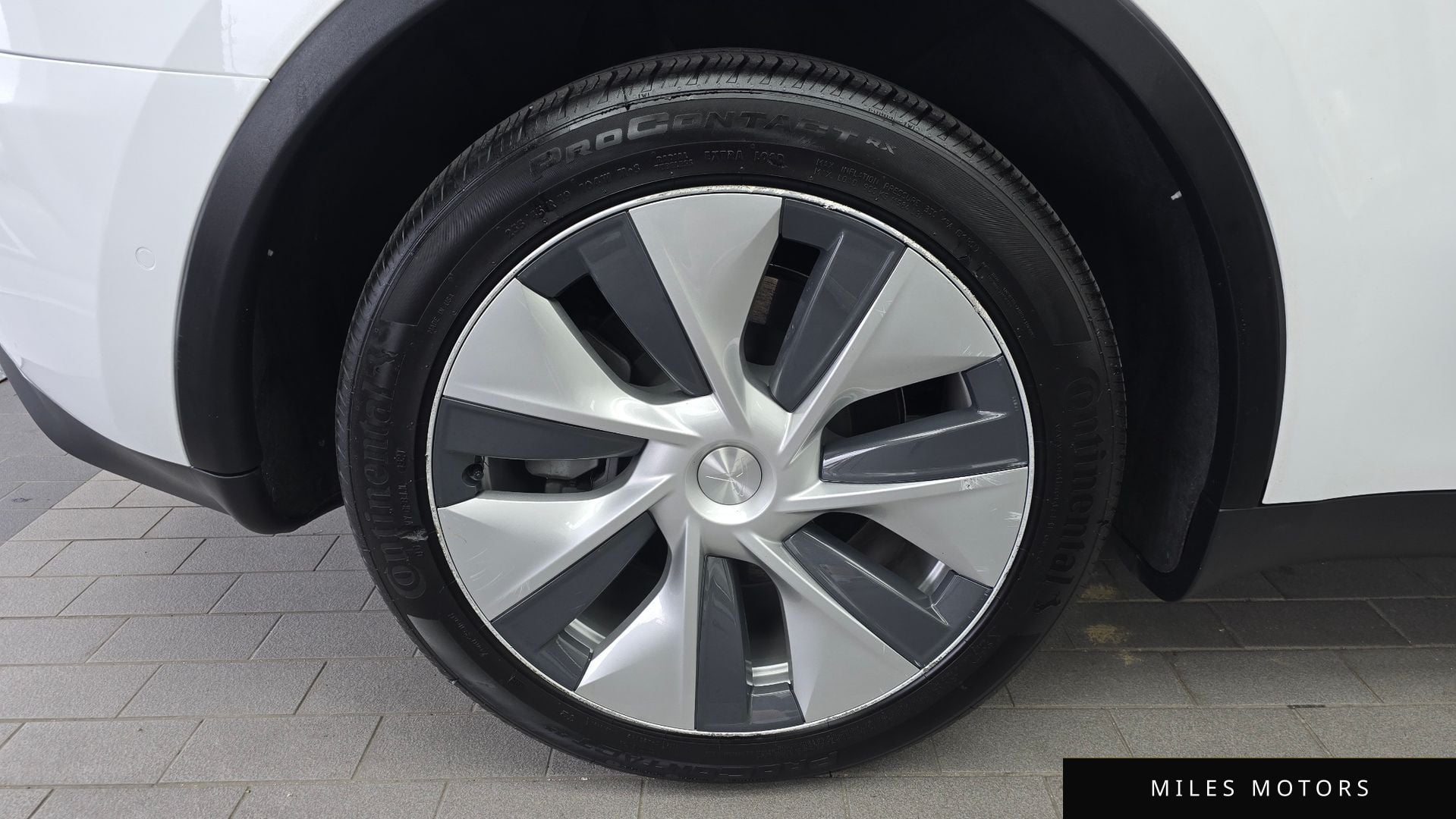 Tesla Model Y 2022 — миниатюра 5