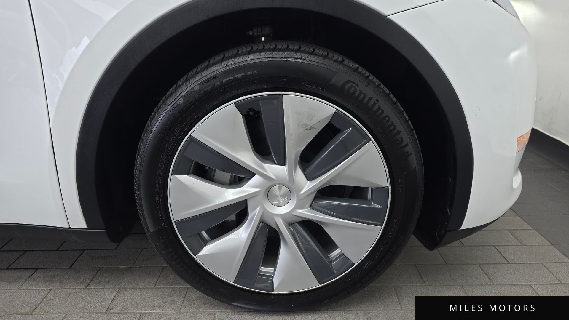 Tesla Model Y 2022 — миниатюра 7