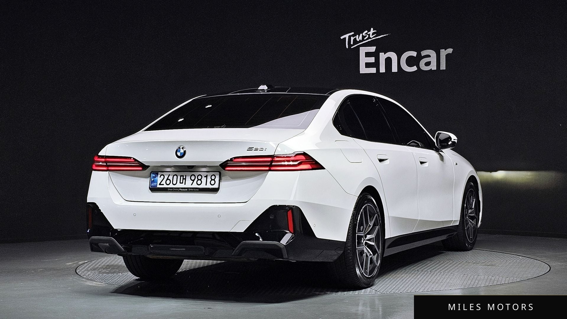 BMW 5 Series (G60) 2024 — миниатюра 2