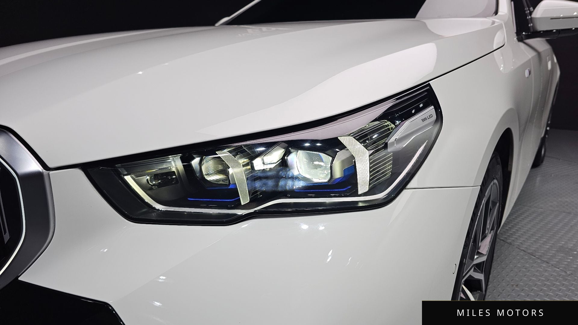 BMW 5 Series (G60) 2024 — миниатюра 8