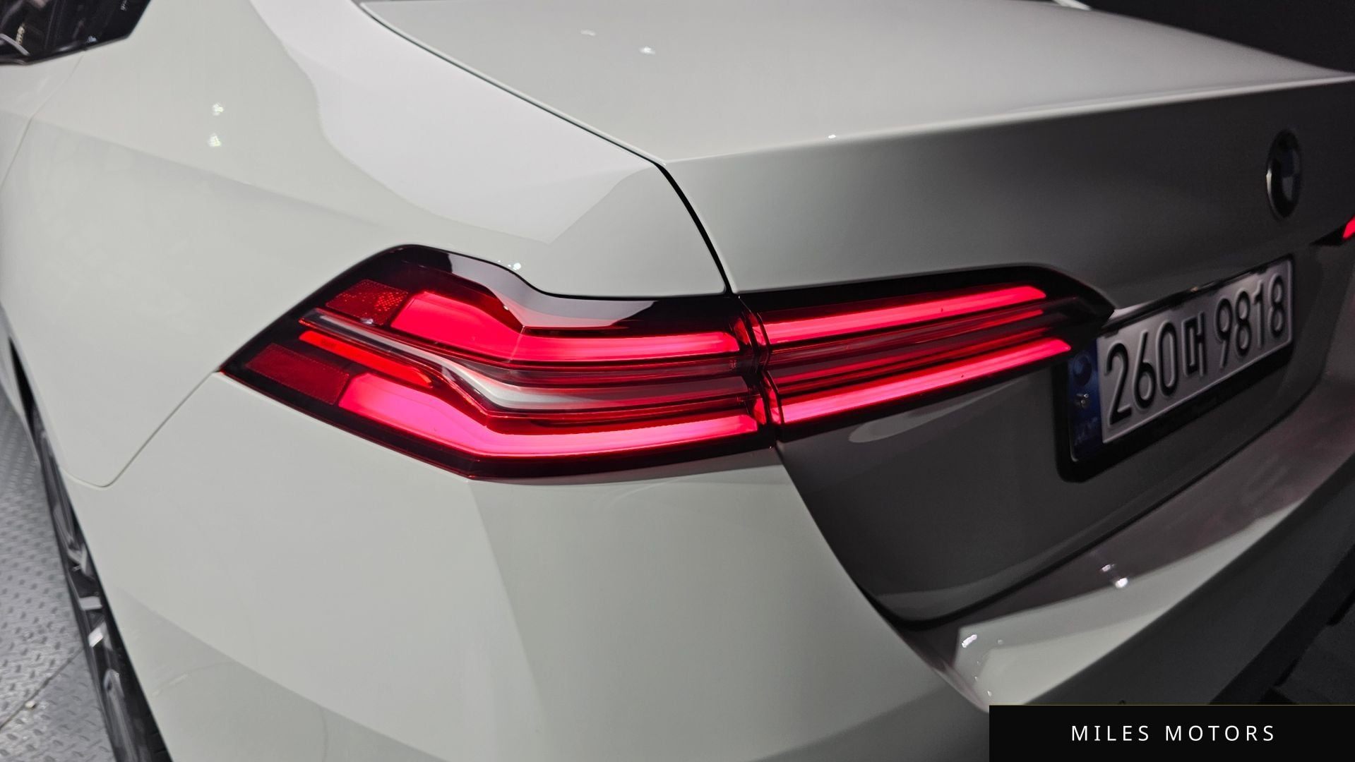 BMW 5 Series (G60) 2024 — миниатюра 9