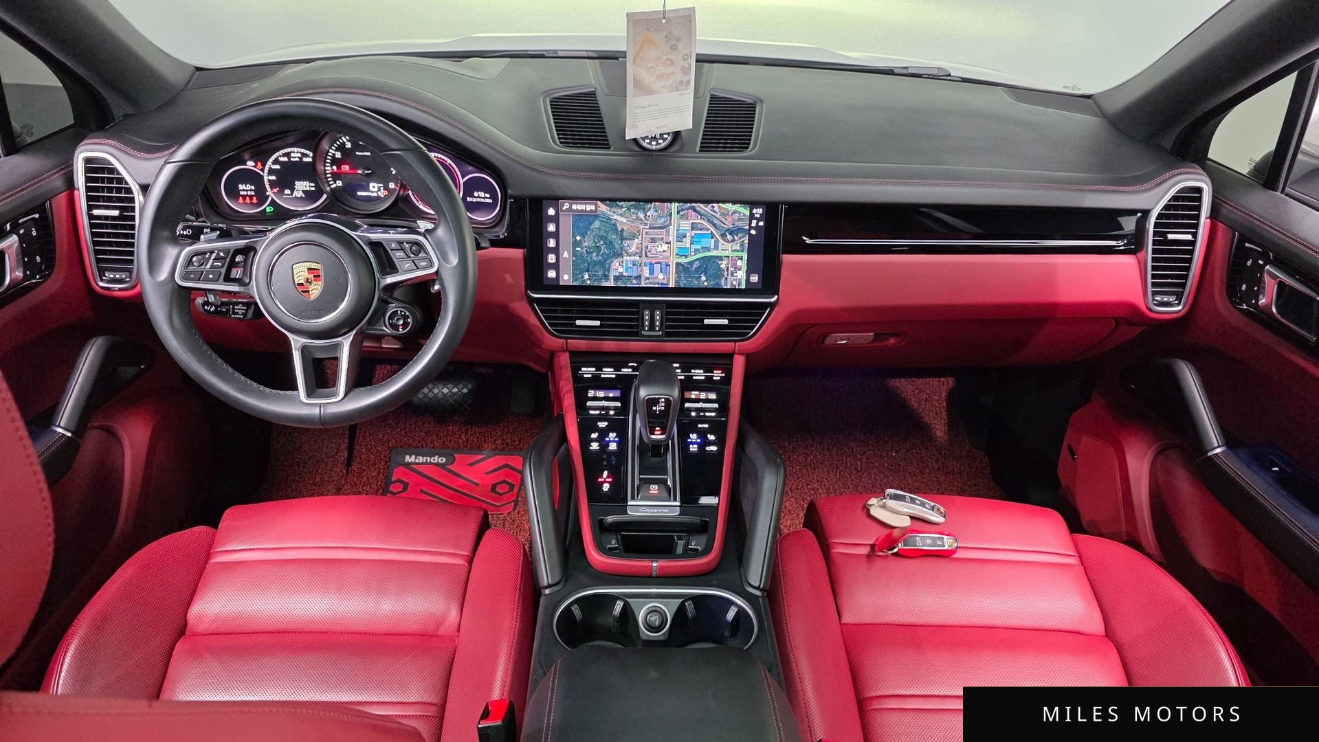 Porsche Cayenne 2023 — миниатюра 10