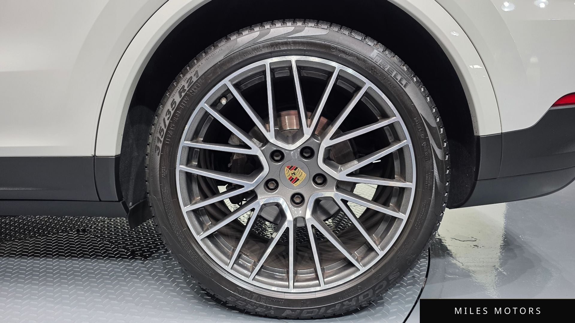 Porsche Cayenne 2023 — миниатюра 7