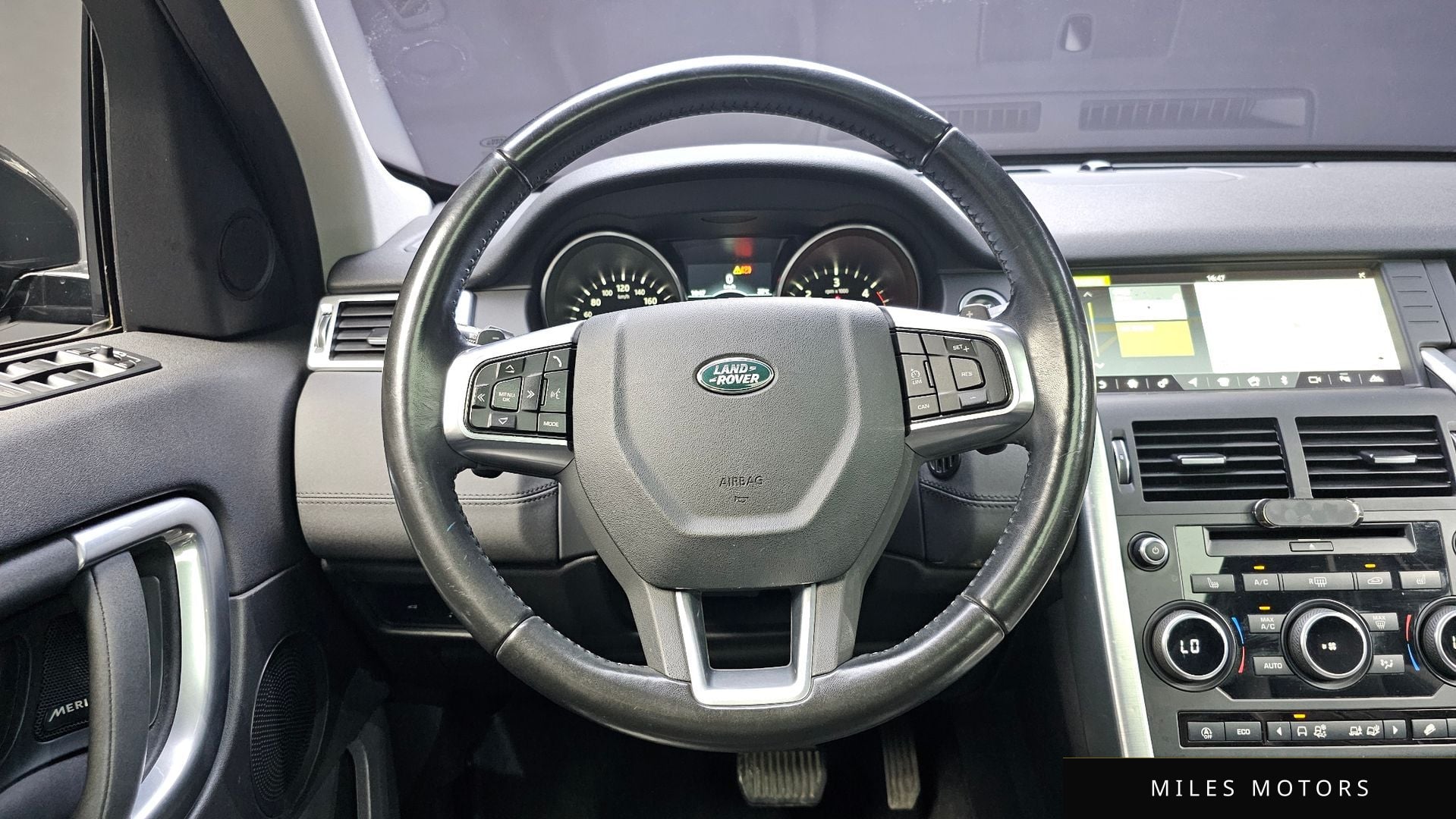 Land Rover Discovery Sport 2018 — миниатюра 12