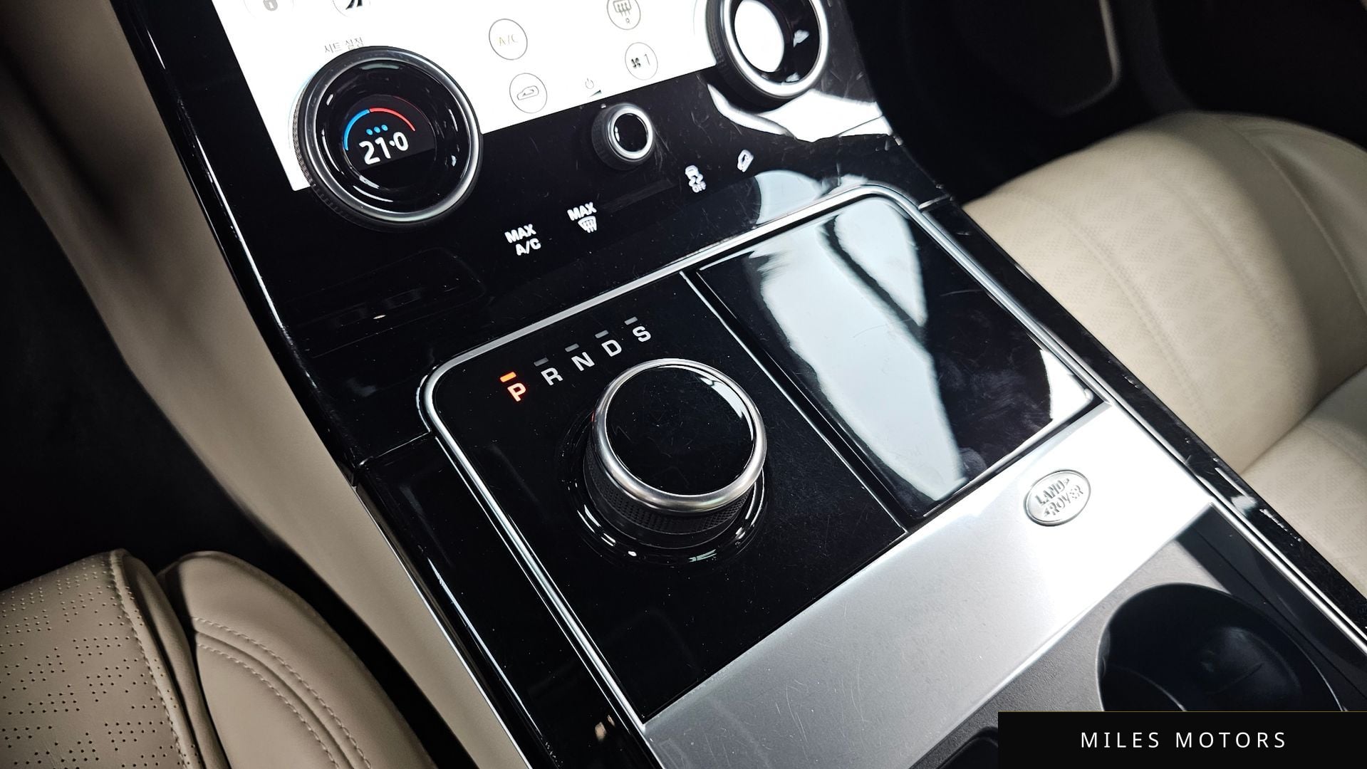 Land Rover Range Rover Velar 2018 — миниатюра 12
