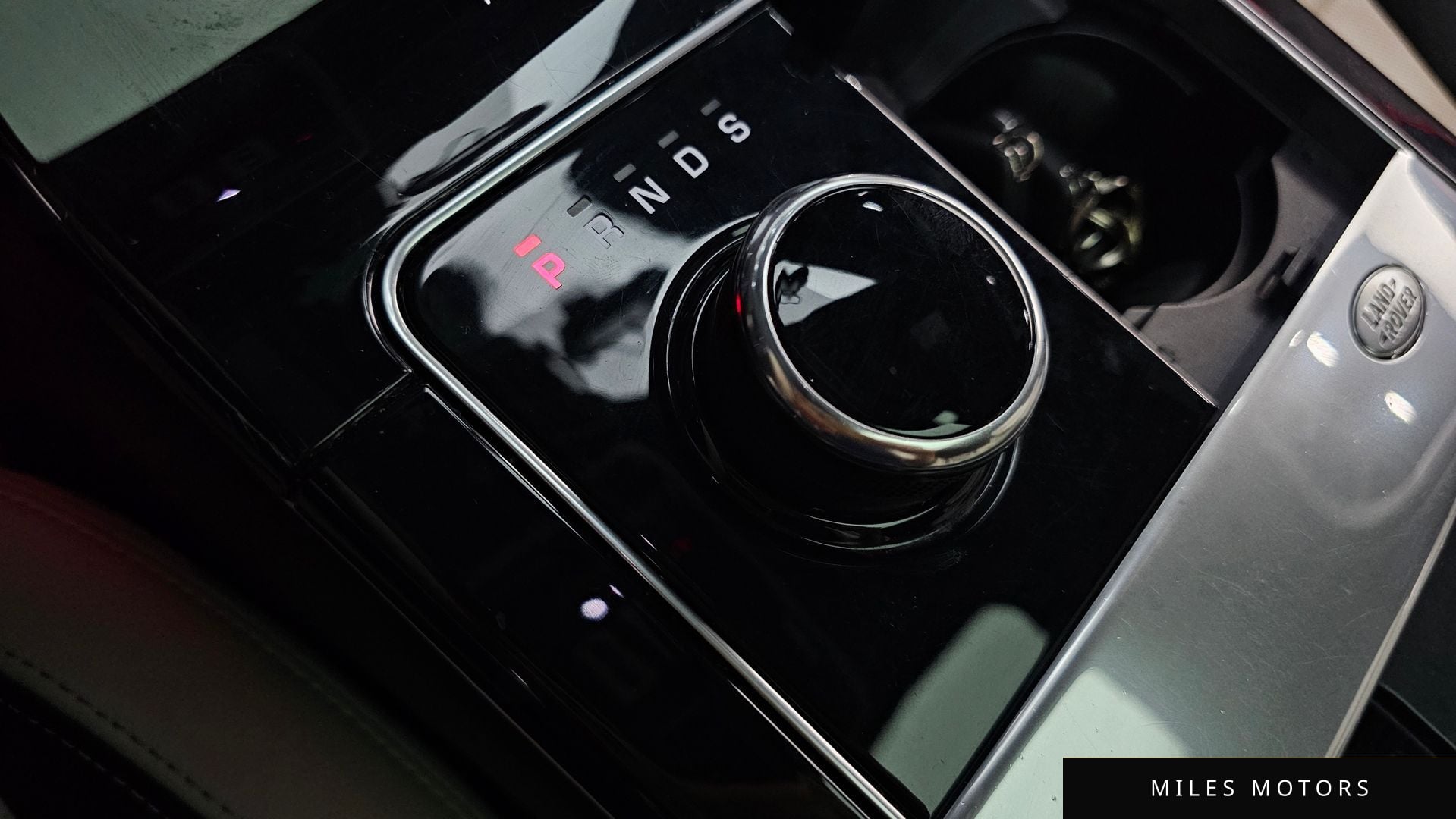 Land Rover Range Rover Velar 2018 — миниатюра 11