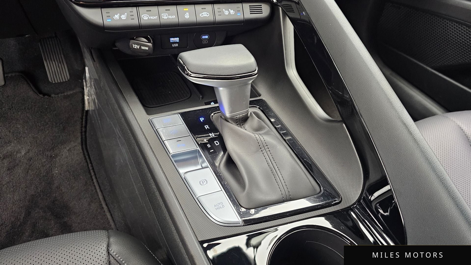 Hyundai AVANTE 2025 — миниатюра 12