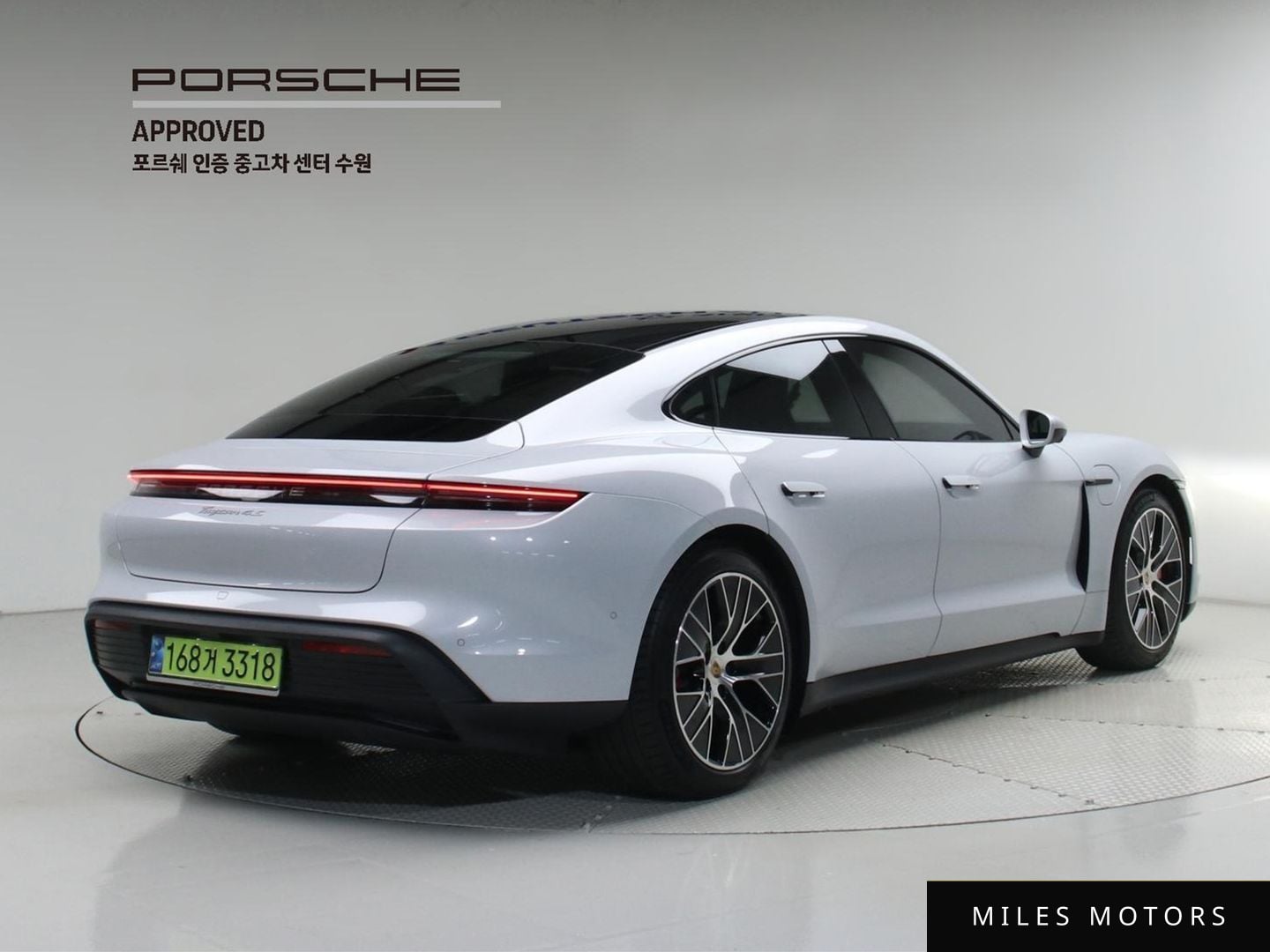 Porsche Taycan 2025 — миниатюра 2