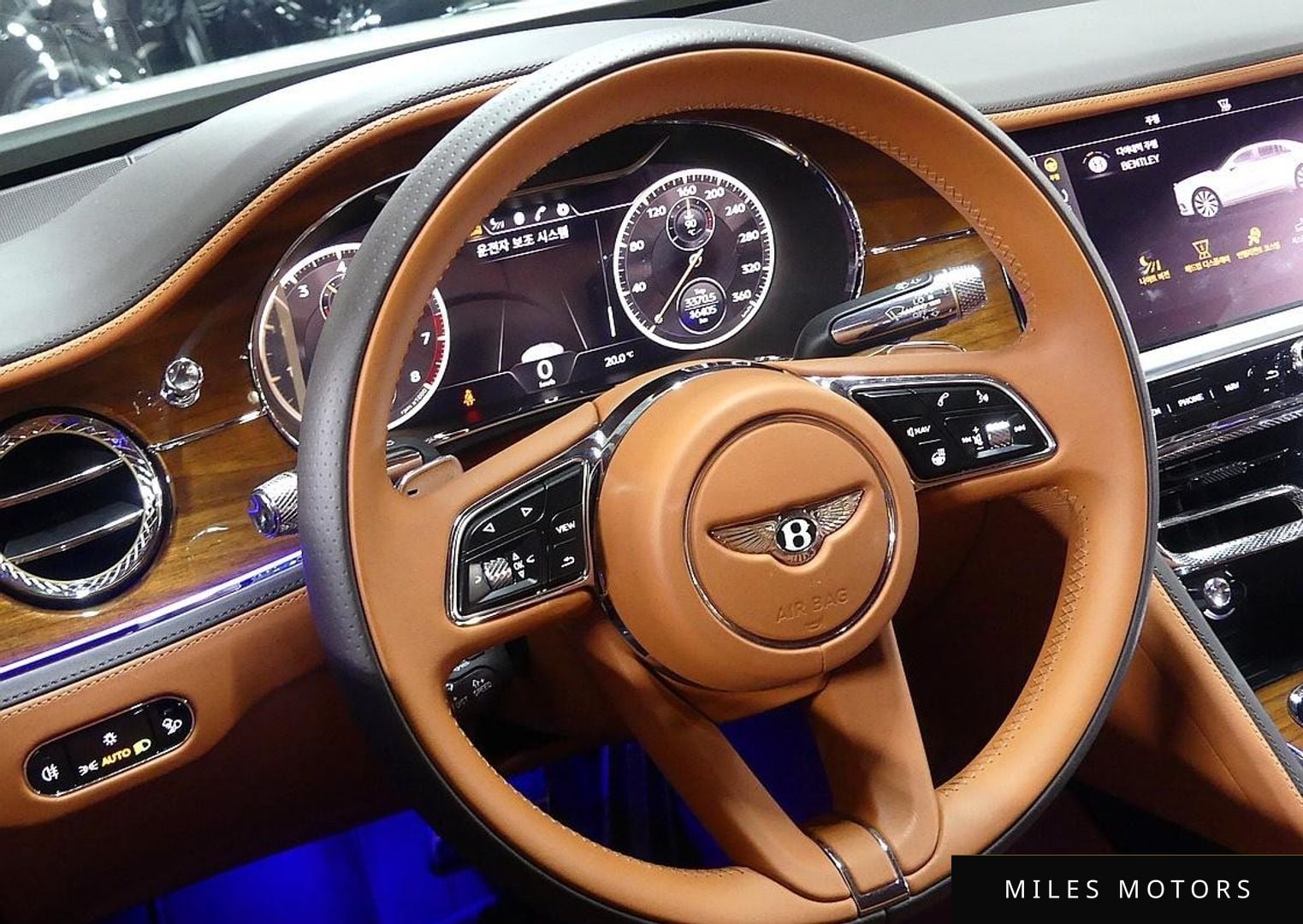 Bentley Flying Spur 2022 — миниатюра 11