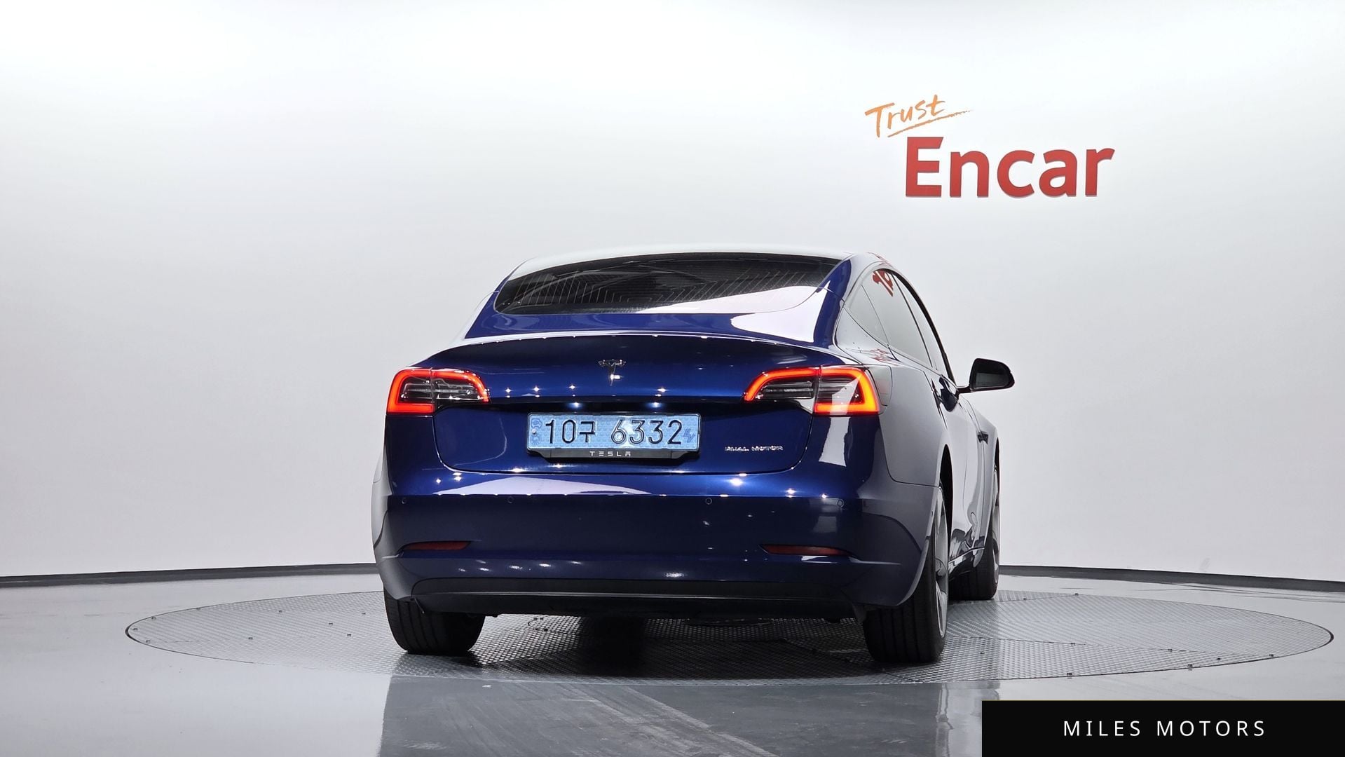 Tesla Model 3 2020 — миниатюра 3