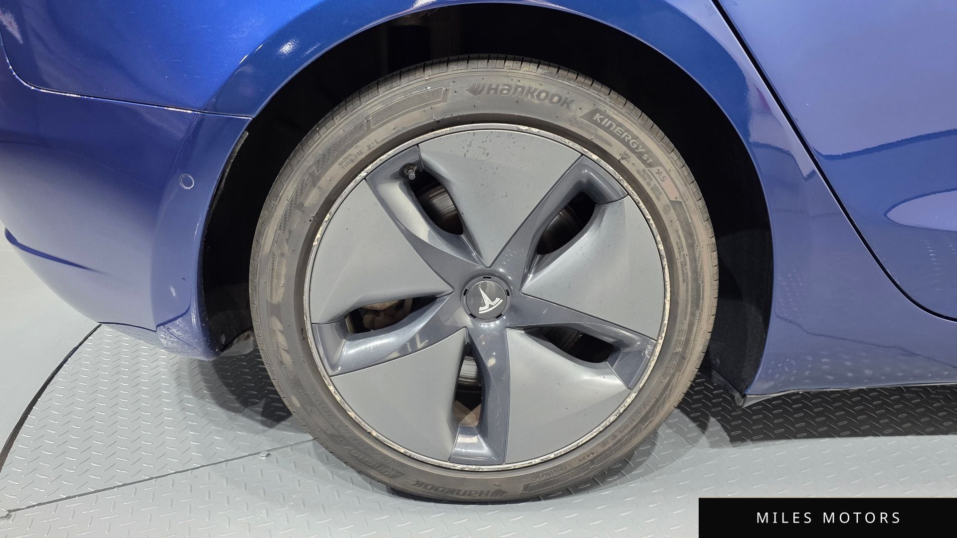 Tesla Model 3 2020 — миниатюра 4