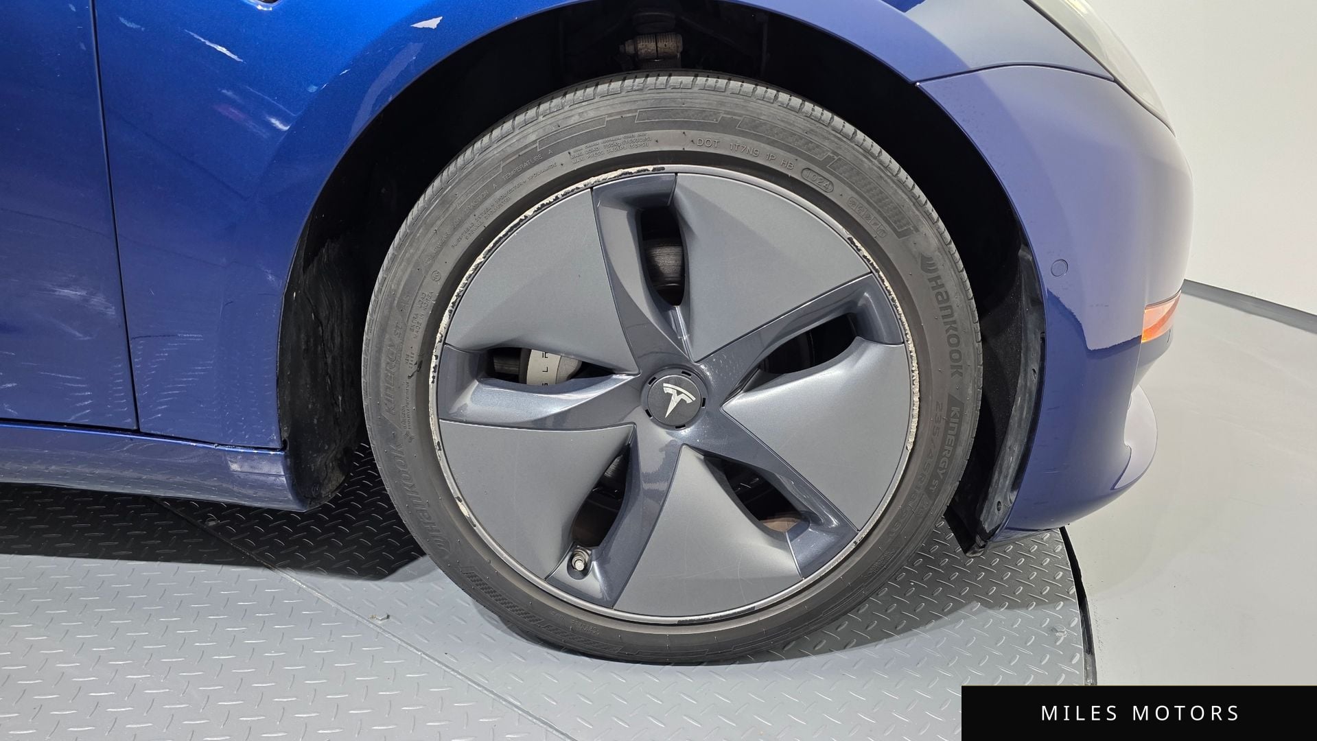 Tesla Model 3 2020 — миниатюра 6