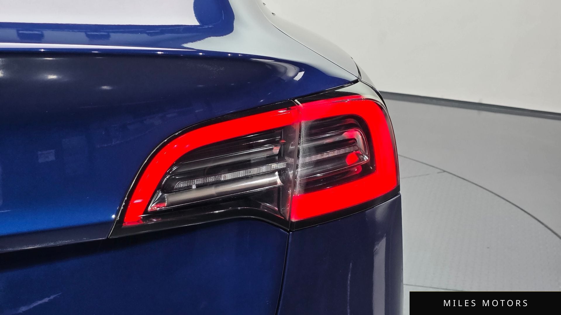 Tesla Model 3 2020 — миниатюра 8