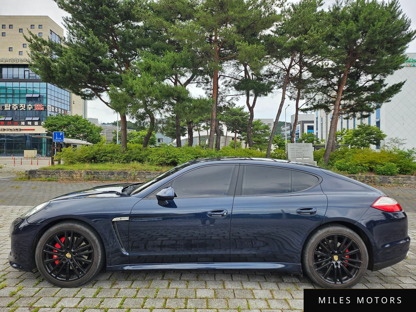 Porsche Panamera 2011 — миниатюра 5