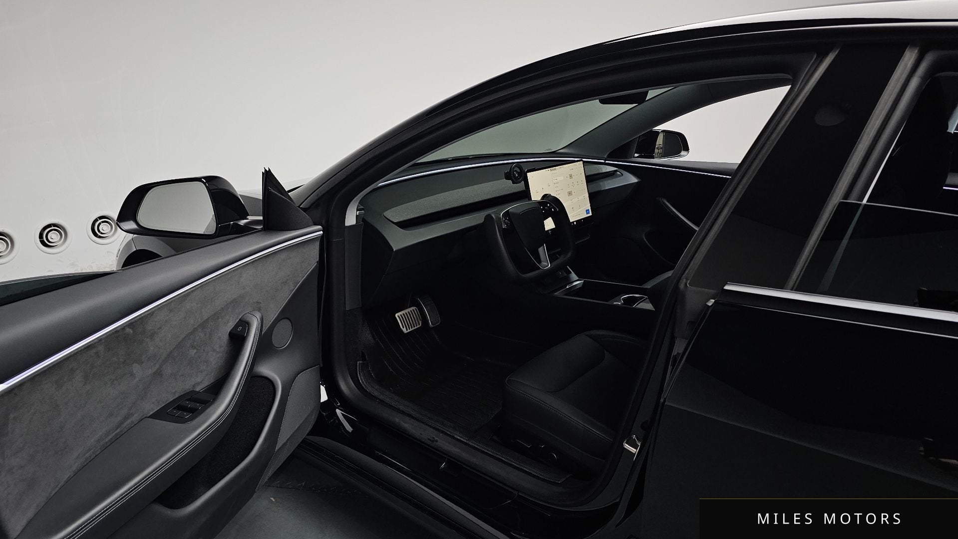 Tesla Model 3 2024 — миниатюра 12