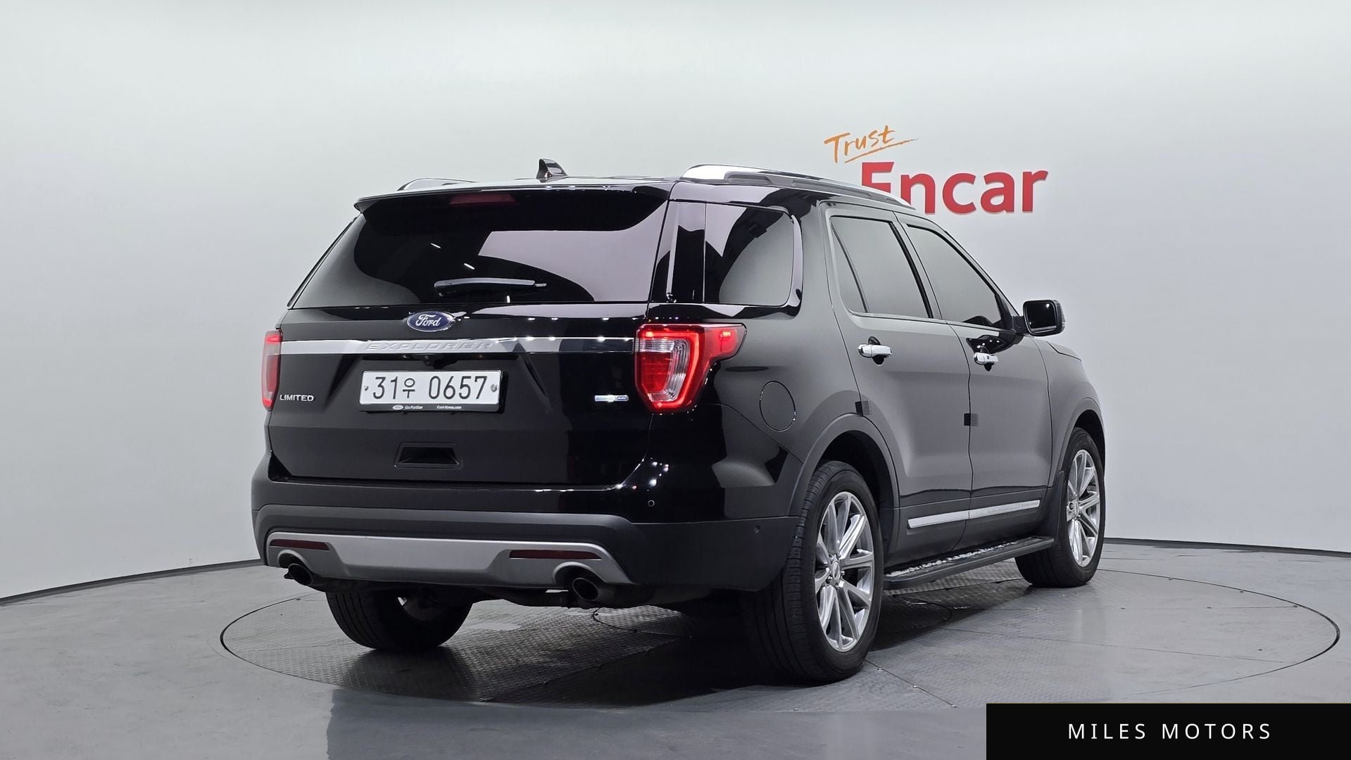 Ford Explorer 2016 — миниатюра 2