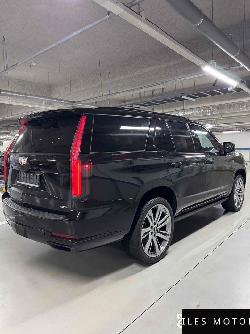 Cadillac Escalade 2026 — миниатюра 4