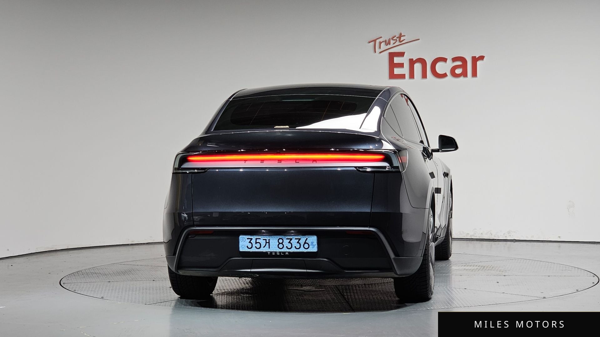Tesla Model Y 2025 — миниатюра 3