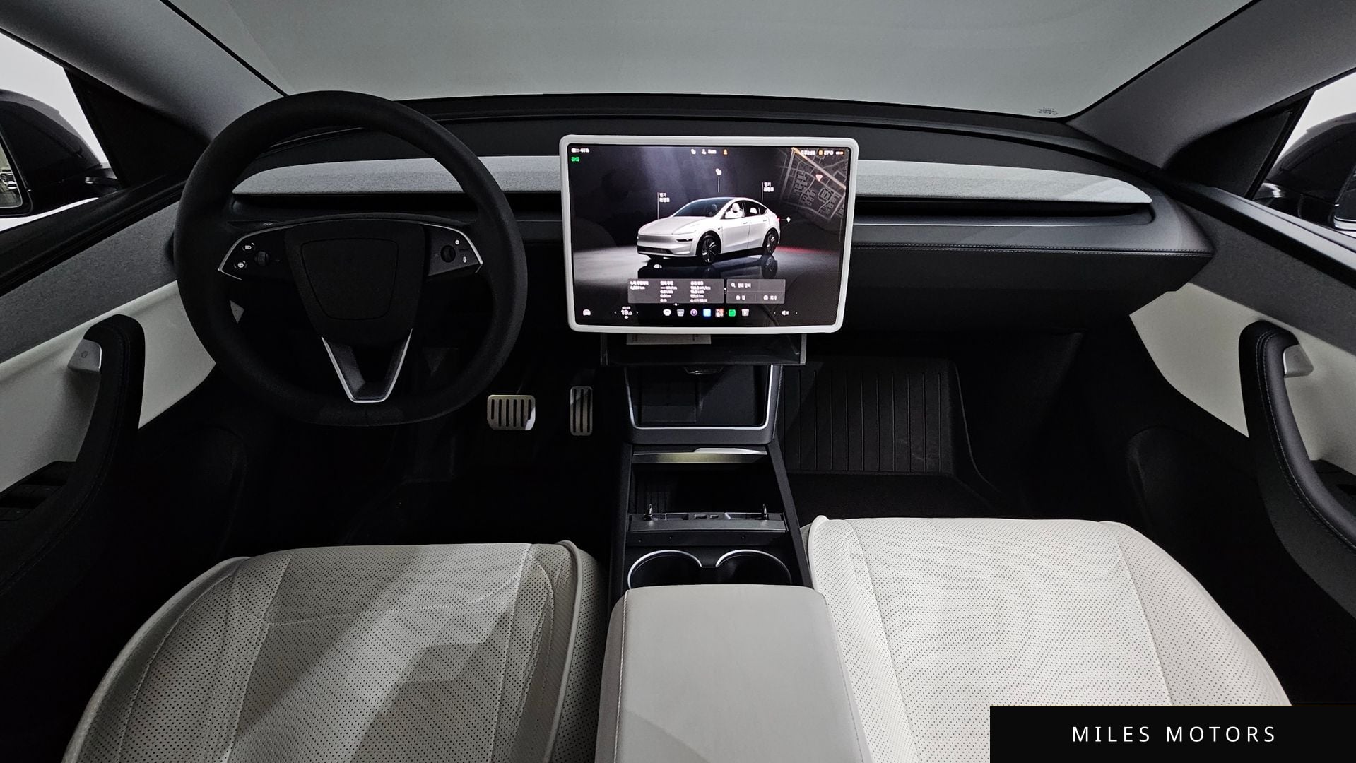 Tesla Model Y 2025 — миниатюра 9