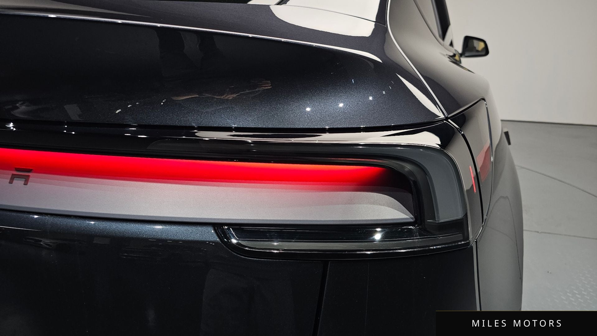 Tesla Model Y 2025 — миниатюра 8