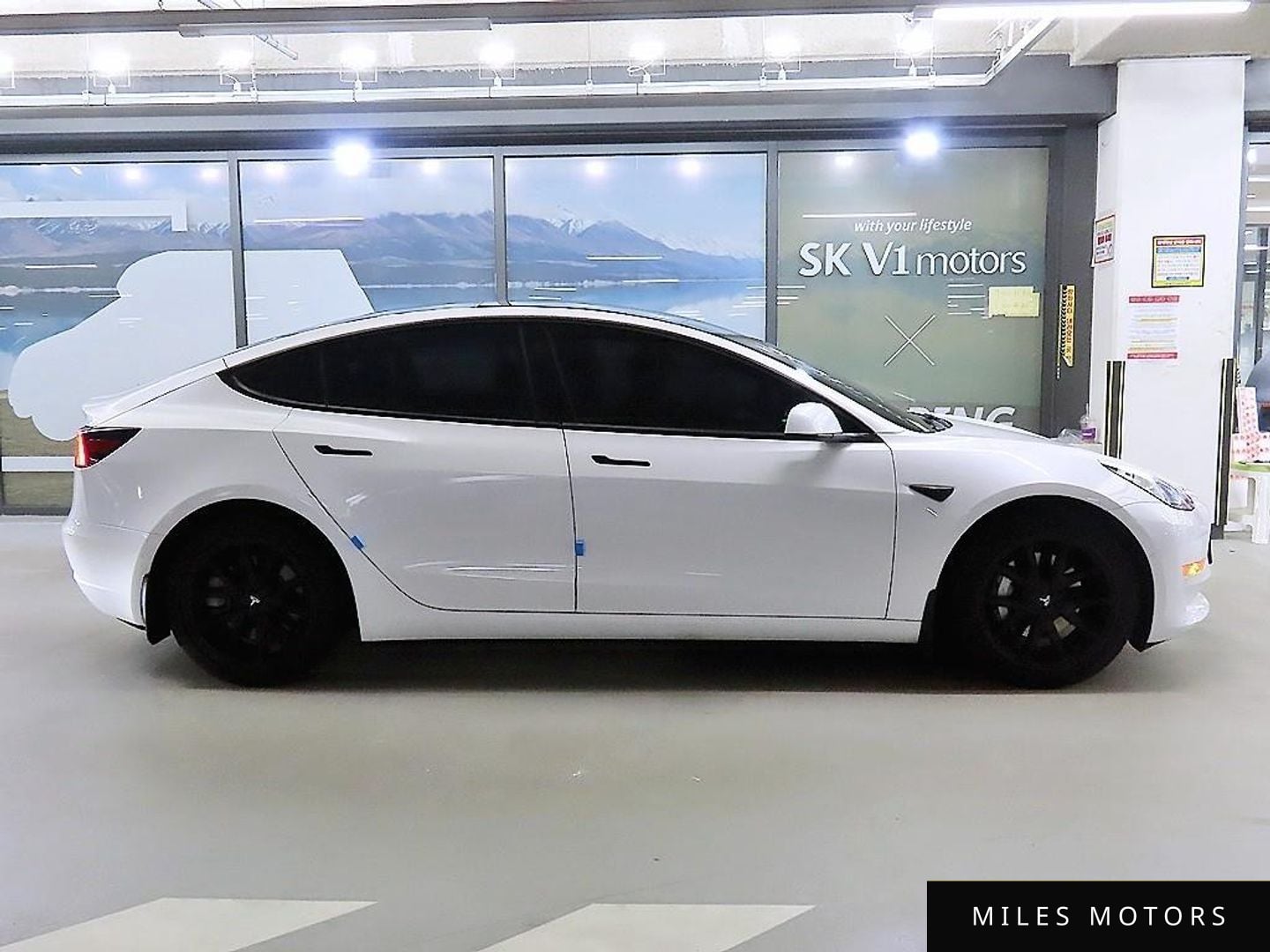 Tesla Model 3 2021 — миниатюра 3