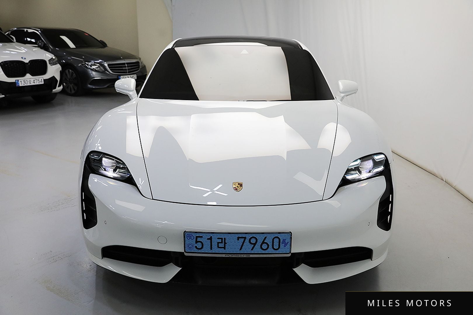 Porsche Taycan 2021 — миниатюра 2