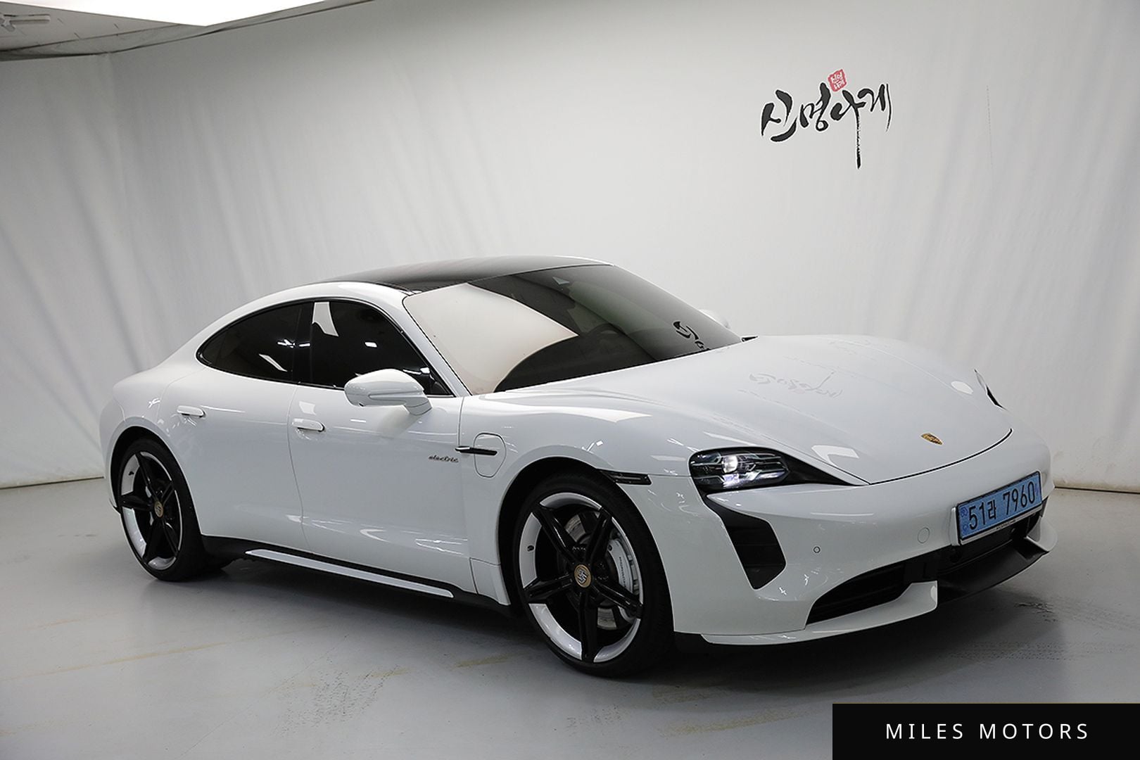 Porsche Taycan 2021 — миниатюра 3
