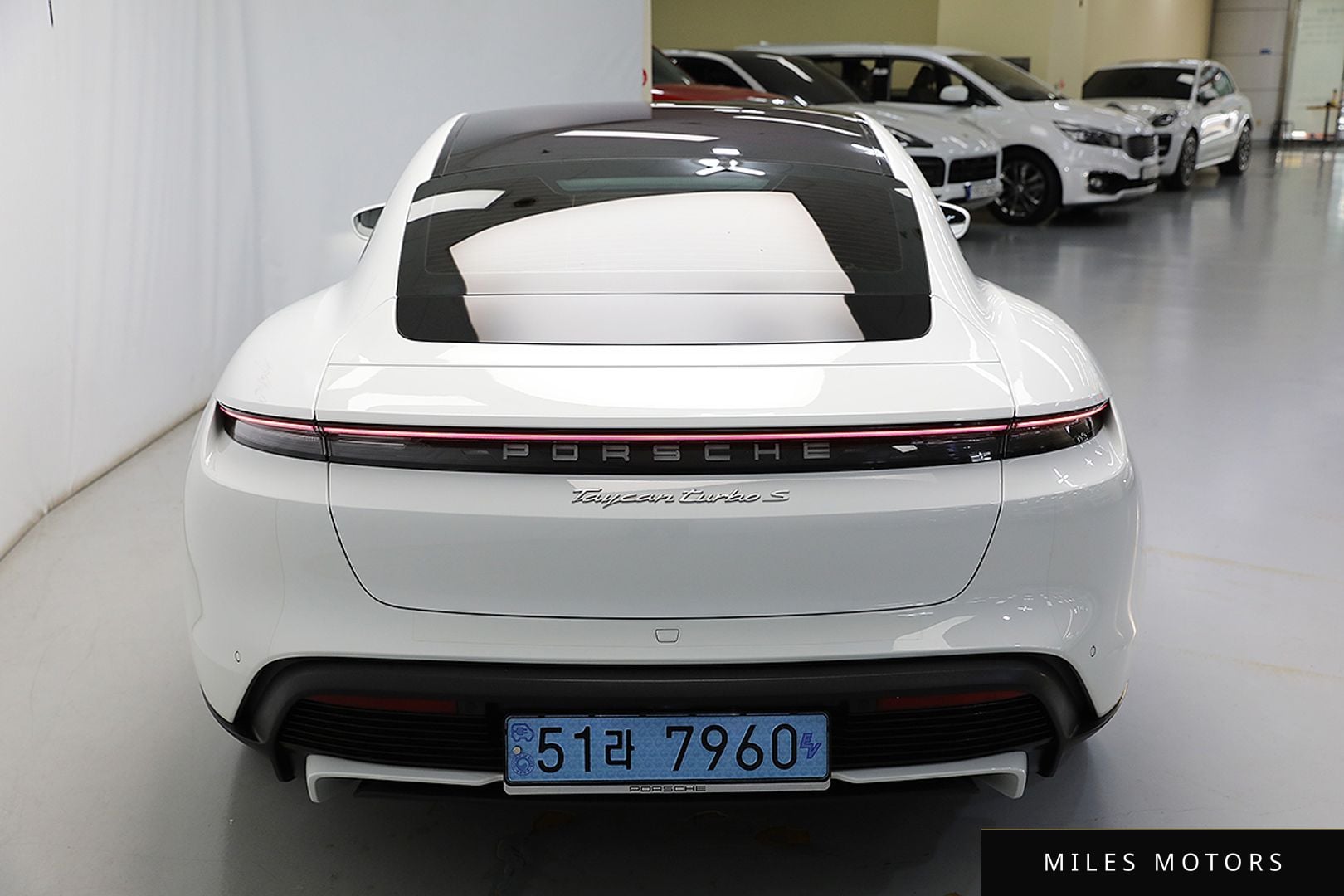 Porsche Taycan 2021 — миниатюра 4