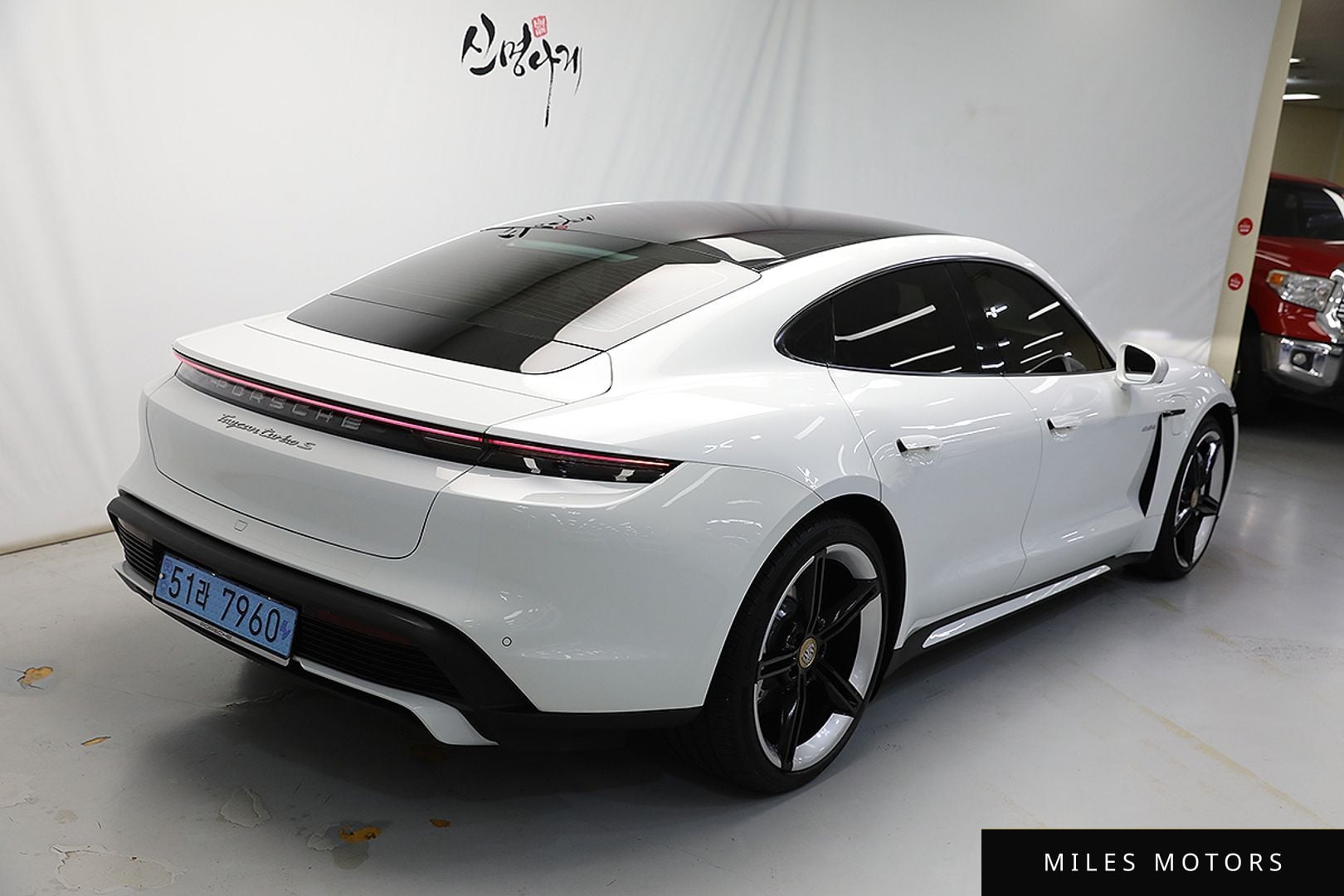 Porsche Taycan 2021 — миниатюра 6